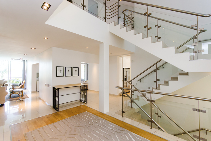 The elegant entrance hall and staircase.