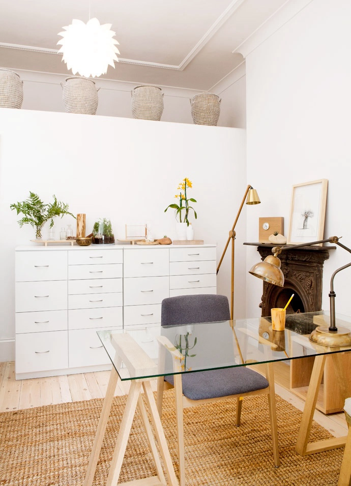 The homeopath’s office is a delightful combination of the contemporary and the natural. The trestle desk from LIM and oak chair from Stable stand on a jute rug from Weylandts.