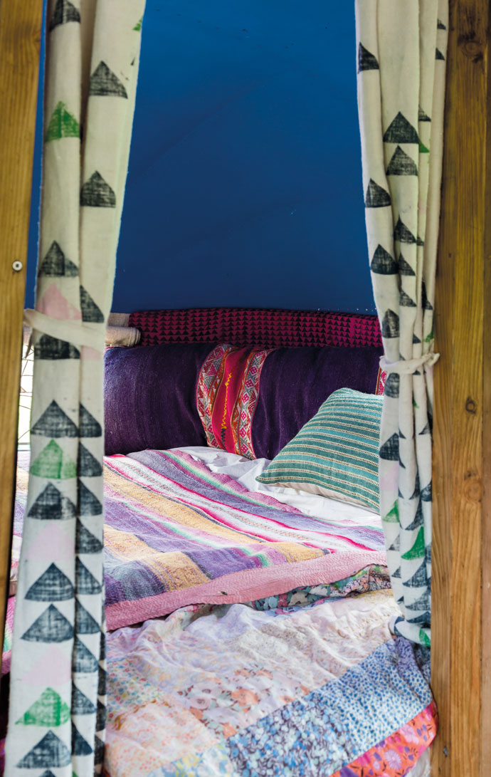 Charlotte specially designed a block print pattern for the natural linen to be used as a door curtain for the bedroom.