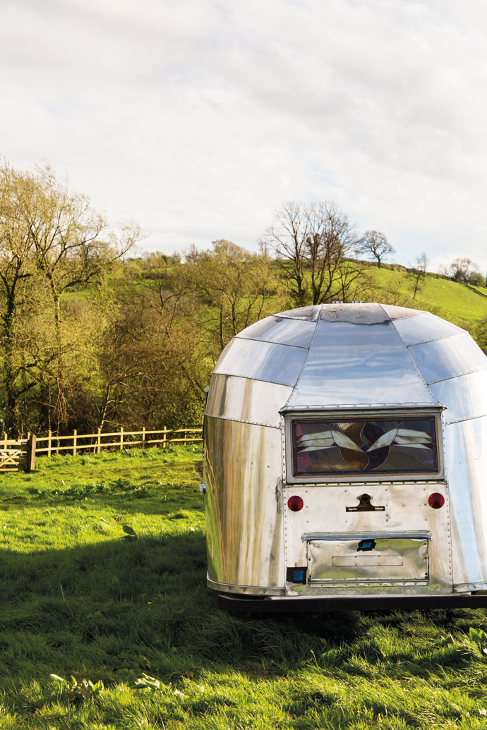 George Clarke's Amazing Spaces: Airstream