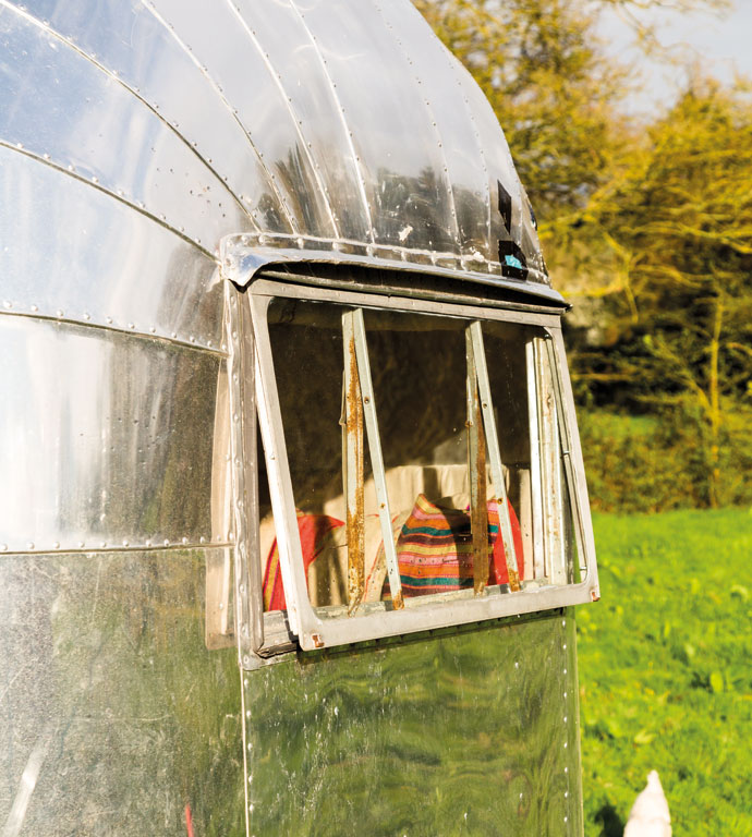 George Clarke's Amazing Spaces: Airstream