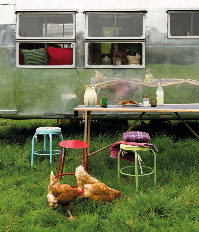 Mark and Charlotte Mabon live in rural Somerset and are both caterers and food educators, working to create healthy and invigorating food which is as fresh, natural, restorative and tasty as possible. They believe that delicious and nutritionally rich food can be available for you, no matter what intolerance or health issue you might have.