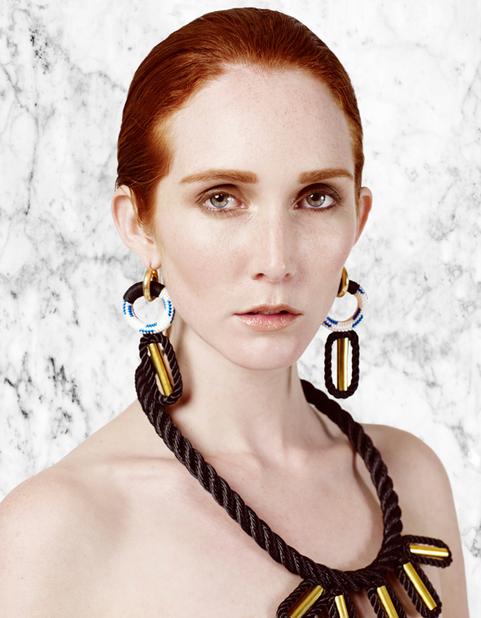 2-MOON-EARRINGS-+-MEMPHIS-COLLAR)