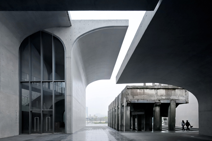 Exteriors: Long Museum West Bund, China. Architect: Atelier Deshaus. Photographer: Su Shengliang