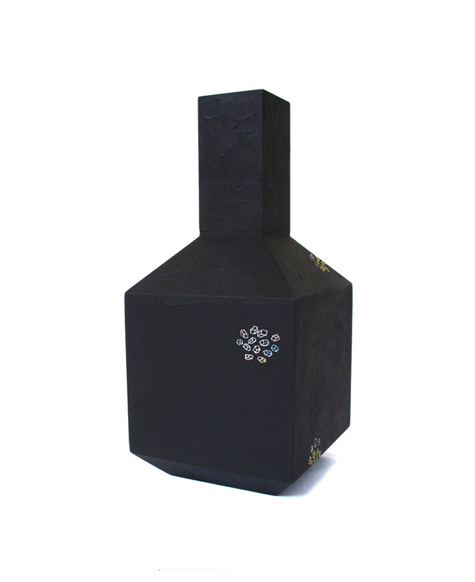 black-vase-02_800