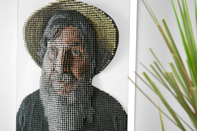 please touch the art