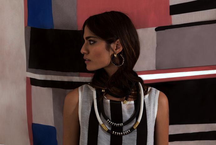 beaded-column-picbeaw-beaded-full-circle-earrings