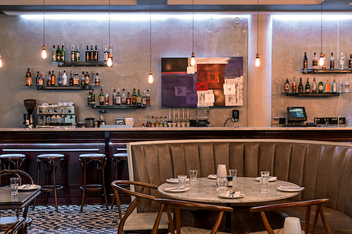 the-mess-interior-bar-hr-1