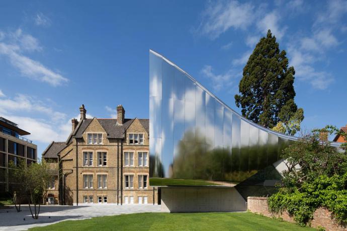 investcorp_building_for_oxford_universitys_middle_east_centre_at_st_antonys_college_by_zaha_hadid_architects