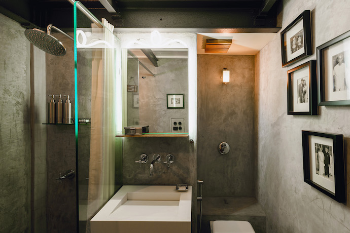 bathroom-and-shower-image-credit-abode-bombay-hotel