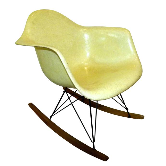 RAR rocker (early 1950s) by Charles and Ray Eames, Zenith Plastics USA, R17 000.