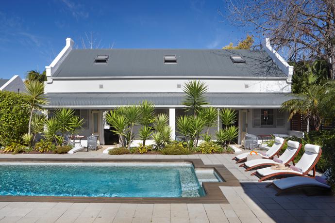 The Stable Suites all have private patios that face an equally private swimming pool adjacent to the hotel’s Wellness Room, which offers
a selection of therapeutic treatments.