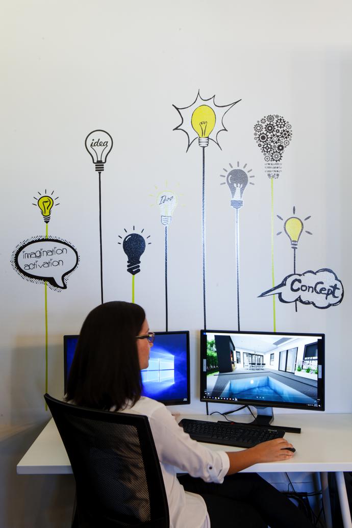 Jacolien Venter working on a 3D model at the render station.
