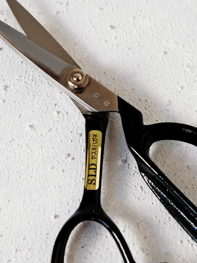 Detail of Cut Scissors (190 mm) by TAjiKA, R2 200. Hand-made scissors by the father-and-son team of Takeo and Daisuke Tajika. The detail cut offers a large handle with short blade for precision work and can be used for fabric or craft.