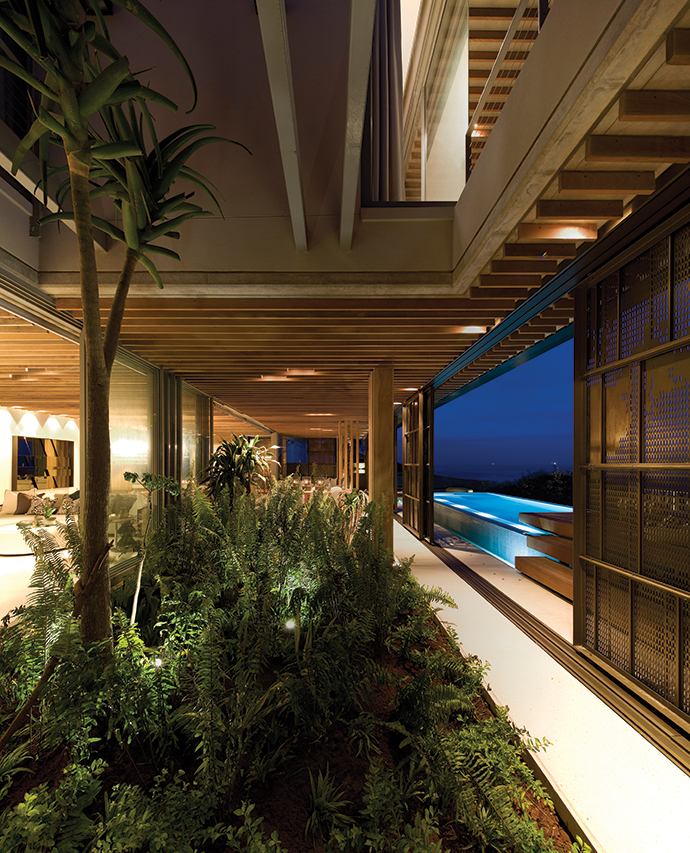 LaLucia_2 Int_014_Courtyard_001_HR_kb