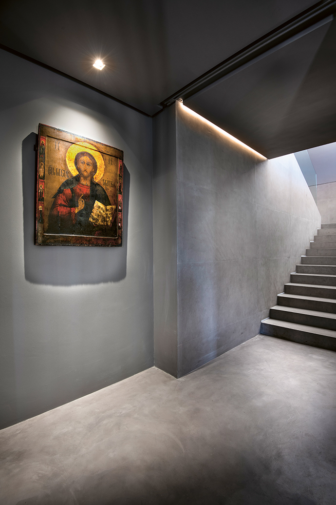 The owners’ enviable collection of artworks is dotted throughout the house.
