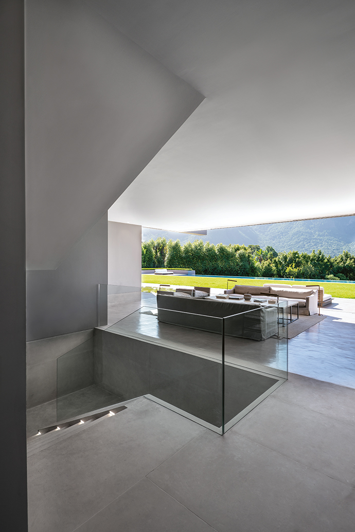 All areas are open and free-flowing.