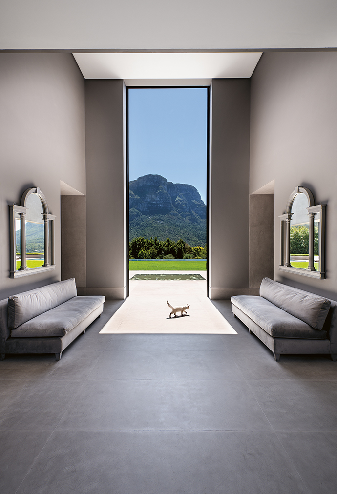 The capacious reception area links directly to the great outdoors.