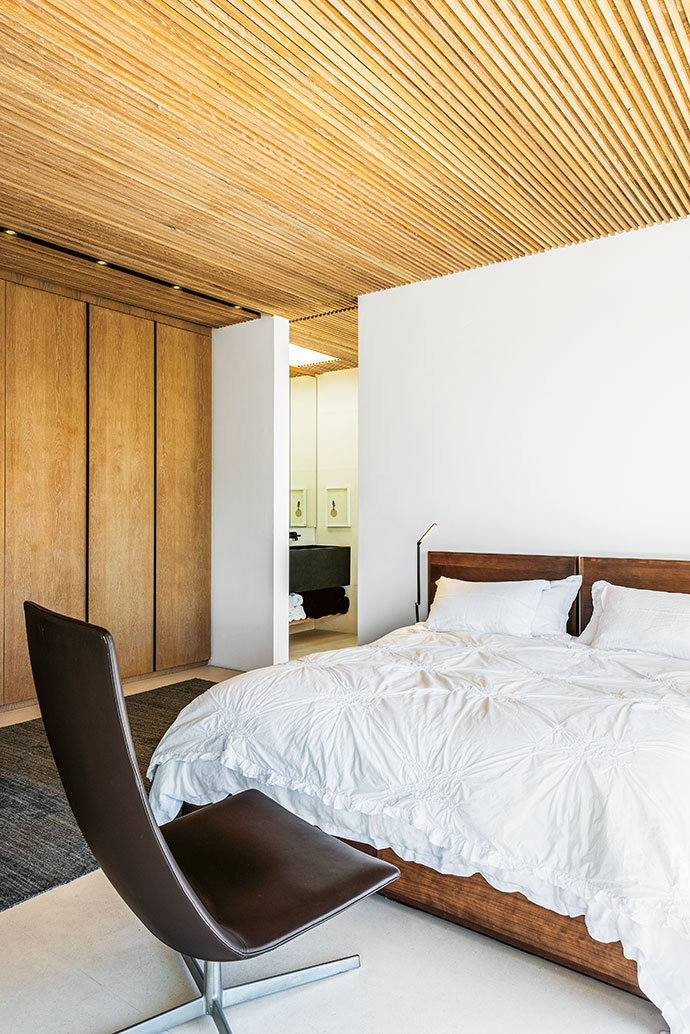 Bathed in light, owner Karin de Klerk’s no-frills master suite is a sanctuary.