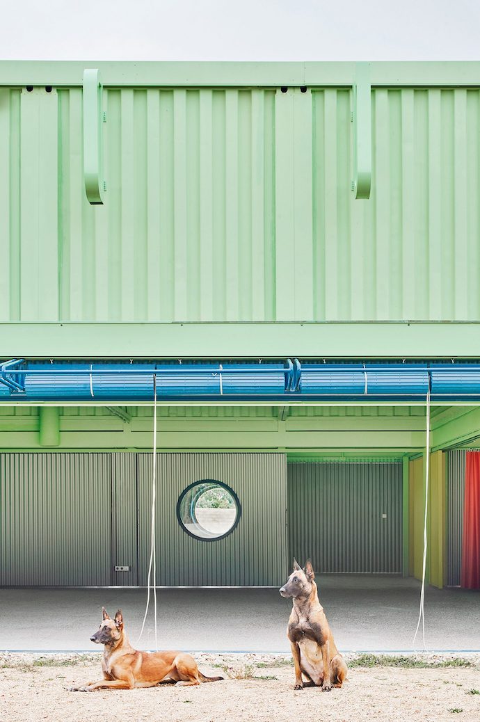 The Educan Training Centre for Dogs by Eeestudio