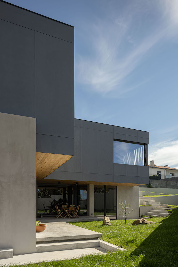 Casa 15 em Braga com Arquitectura AM-arqstudio e fotografias de Ivo Tavares Studio