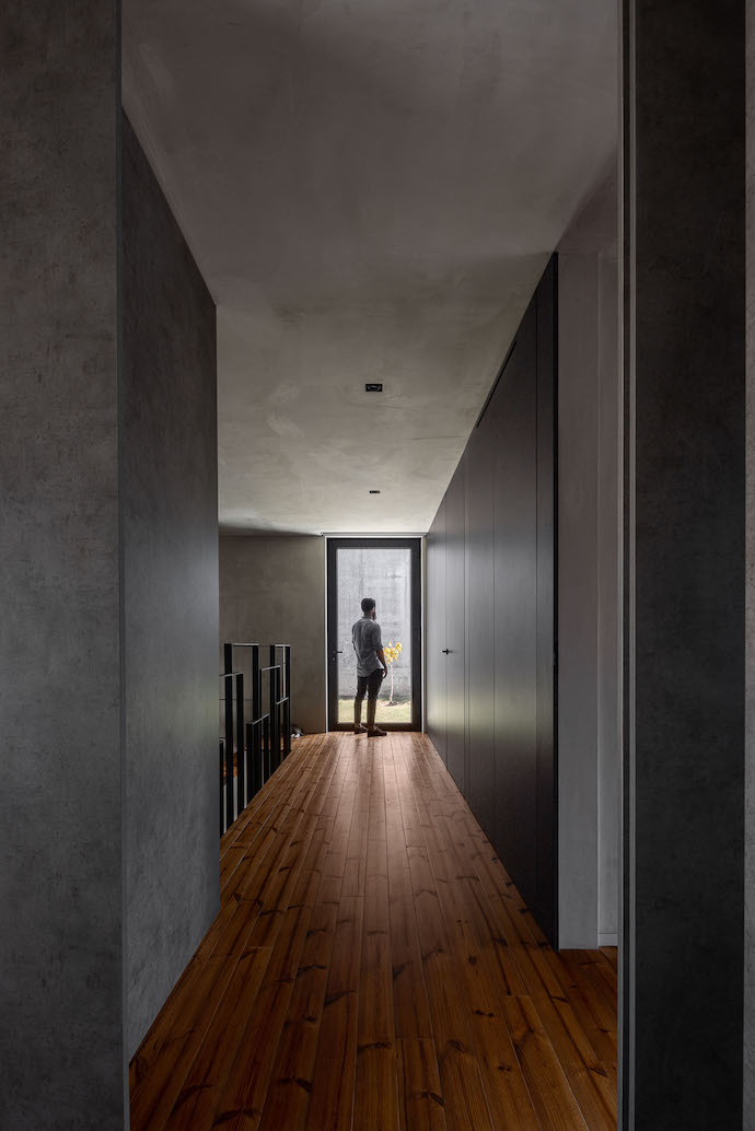 Casa 15 em Braga com Arquitectura AM-arqstudio e fotografias de Ivo Tavares Studio