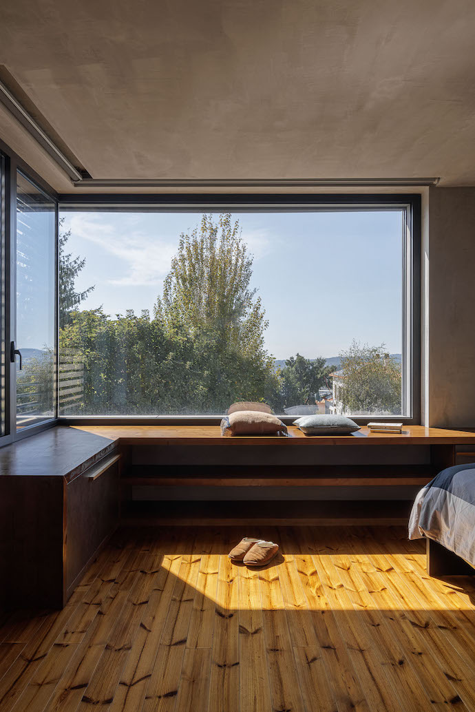 Casa 15 em Braga com Arquitectura AM-arqstudio e fotografias de Ivo Tavares Studio