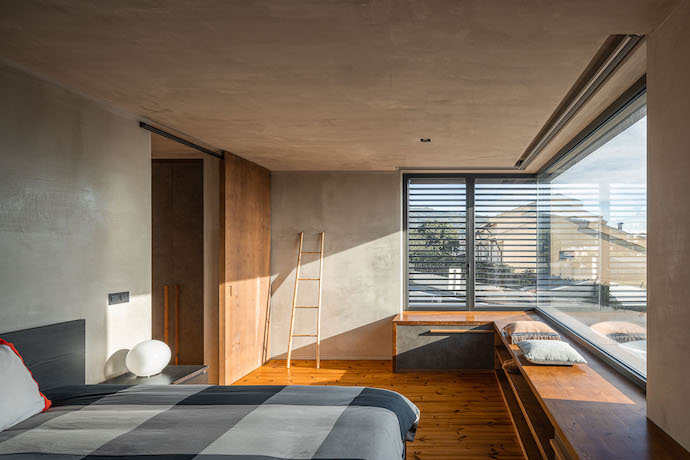 Casa 15 em Braga com Arquitectura AM-arqstudio e fotografias de Ivo Tavares Studio