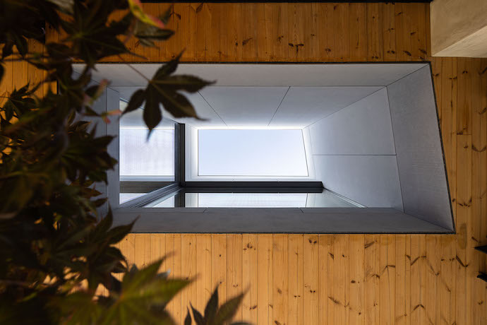 Casa 15 em Braga com Arquitectura AM-arqstudio e fotografias de Ivo Tavares Studio