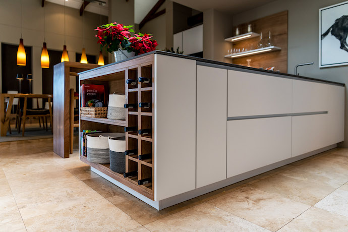For this kitchen Inside Living took the approach of combining superb quality and functionality with modern design to complement their high-quality German kitchen systems, thus ensuring that they continue to inspire over the long term.
