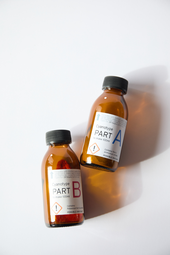 20220612Cyanotype_Packs_4972