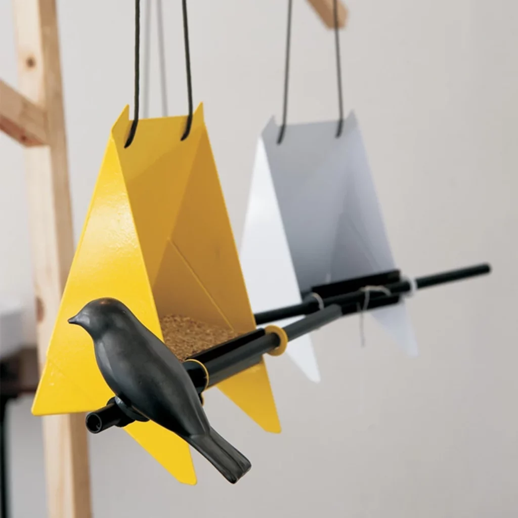 Attract birds to garden