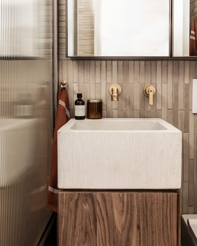 Vrede Apartment by Matter Studio – wooden details in the bathroom