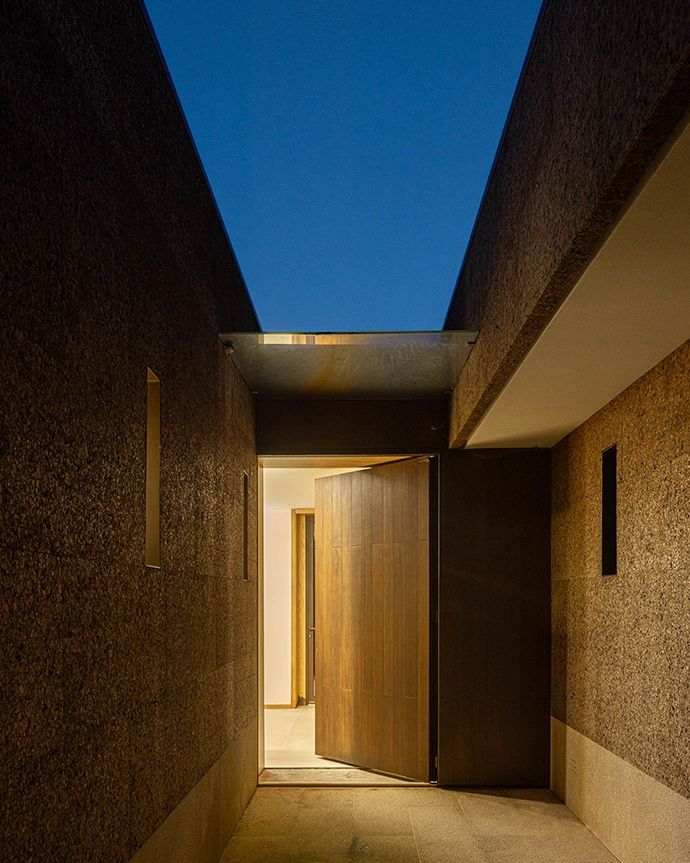 Casa da Levada by Tsou Arquitectos