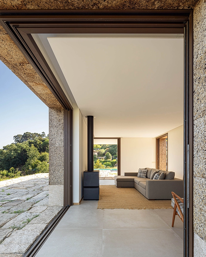 Casa da Levada by Tsou Arquitectos