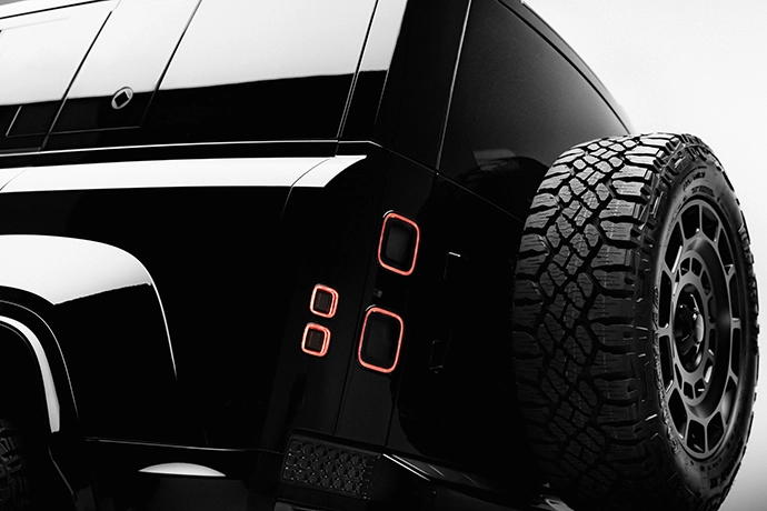 Land-Rover-Defender-OCTA-5