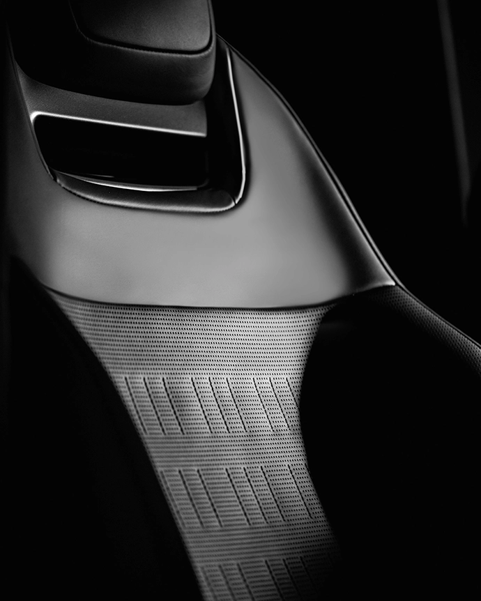 Land-Rover-Defender-OCTA-7