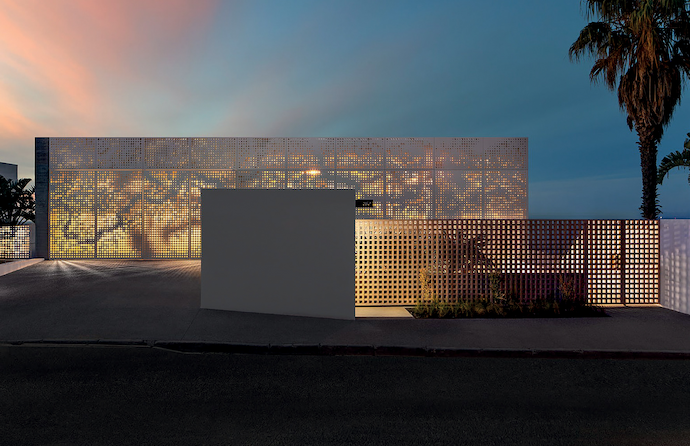 At the residential OVD525 project by Three14 Architects, lighting is seamlessly integrated into the architecture.