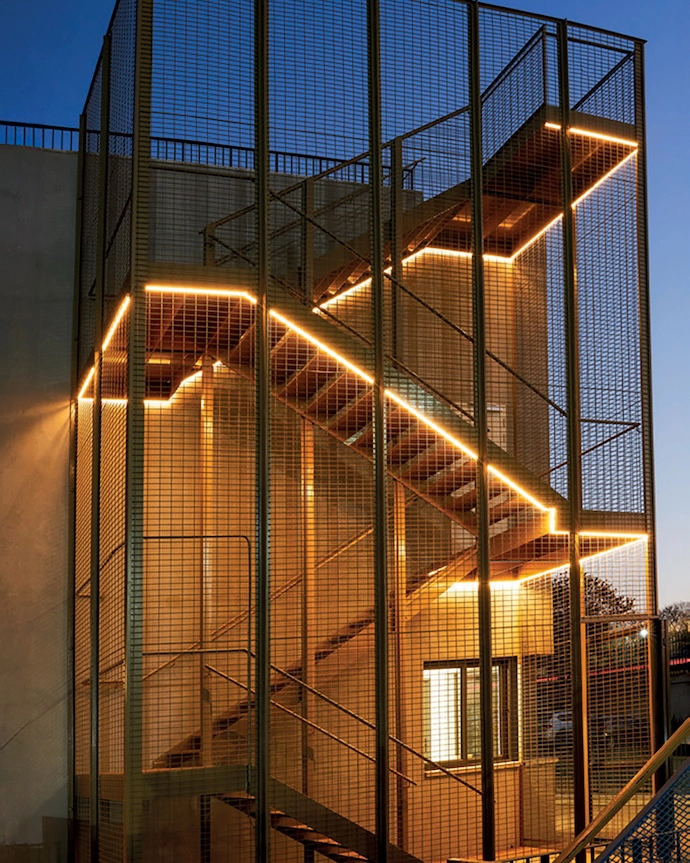 External stairs leading to the roof terrace.