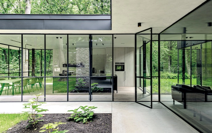“In everything, this house shows that it respects the surrounding nature,” says Dorien.