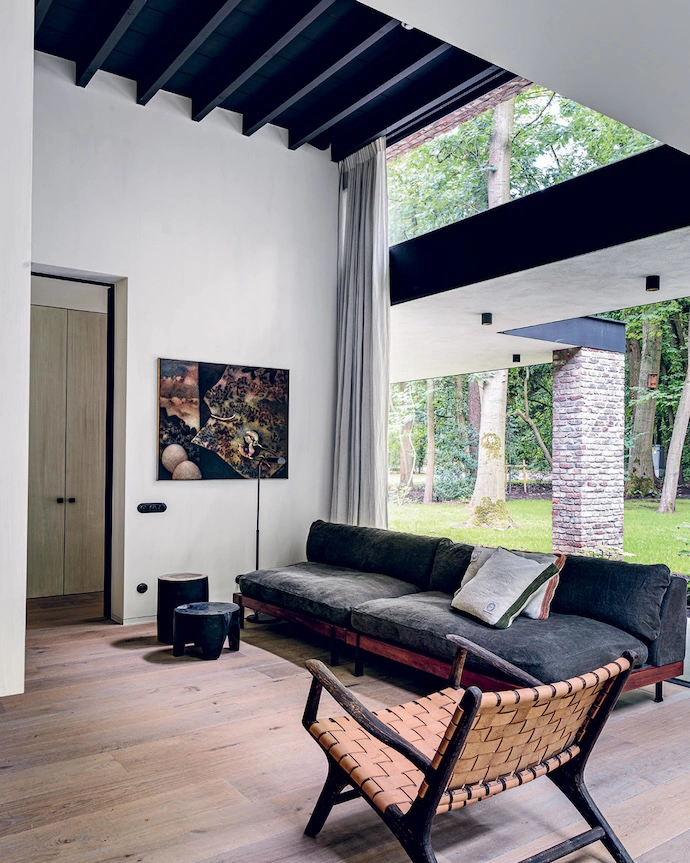 The painting is by artist Yves Rhayé.