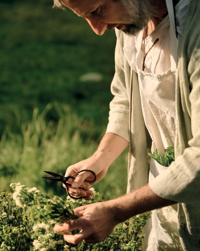 Florian forages for aromatic ingredients.