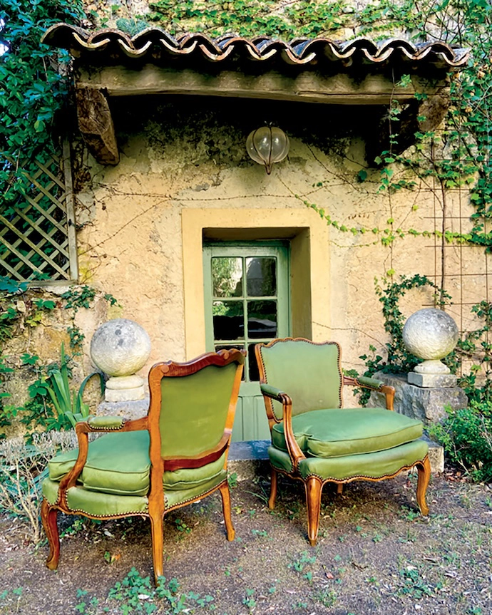 Shooting for Insta in Charlotte Collins’s Entrecasteaux garden.