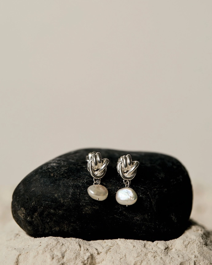 Black-Betty-Refresh-2