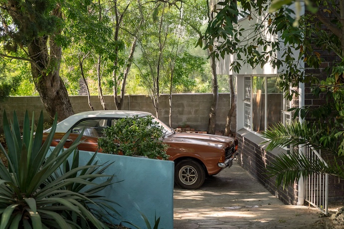 Owner Johannes Pieter Nel’s 1976 Ford Cortina looks fit-for-purpose in its retrophile milieu.