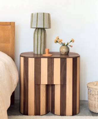 Bedside table in Walnut.