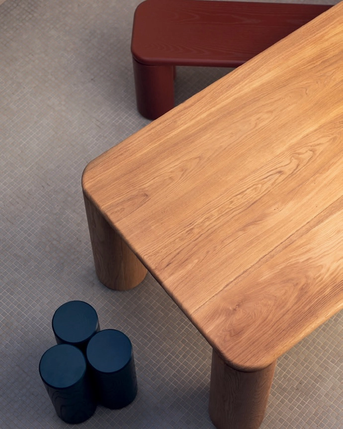 Avondmaal dining table.