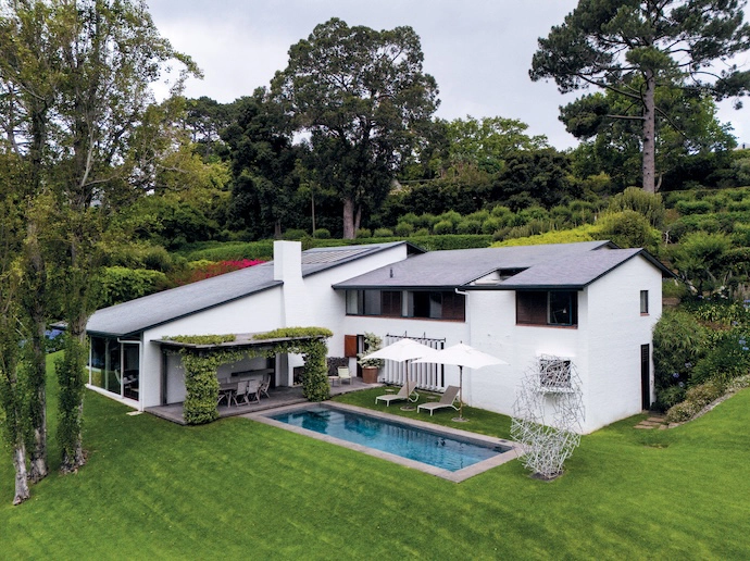 The aerial view shows how Keurbos follows the contours of the plot.