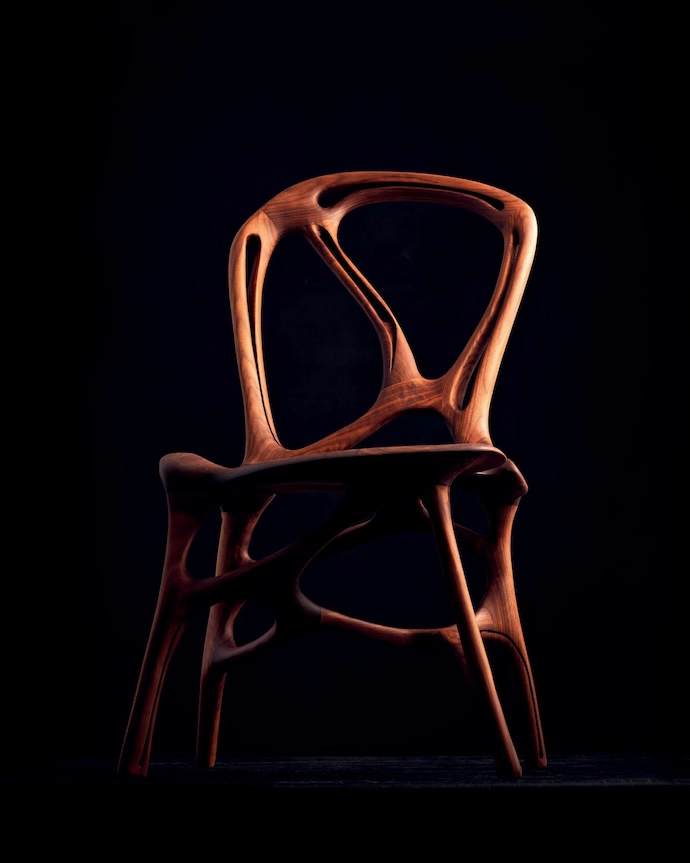 Merging the precision
of digital design with the soul of craftsmanship, the Shelly chair by Peter Donders stands as both
a vision of the future and an ode to Art Nouveau.