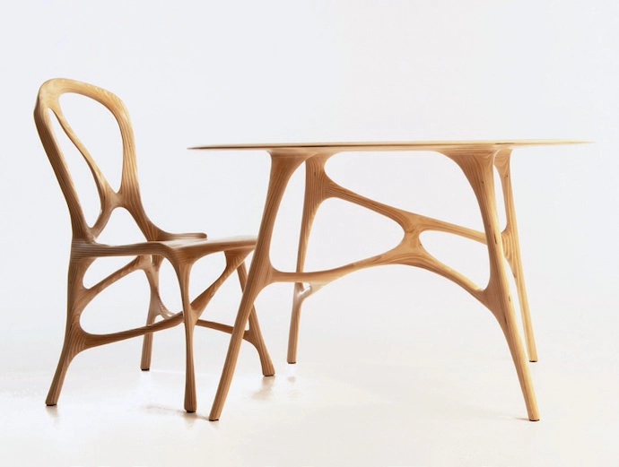 Dusty chair and table by Donders.